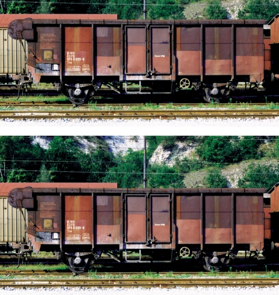 2 Piece Set #2: Roller Shutter Freight car<br /><a href='images/pictures/Roco/66167.jpg' target='_blank'>Full size image</a>